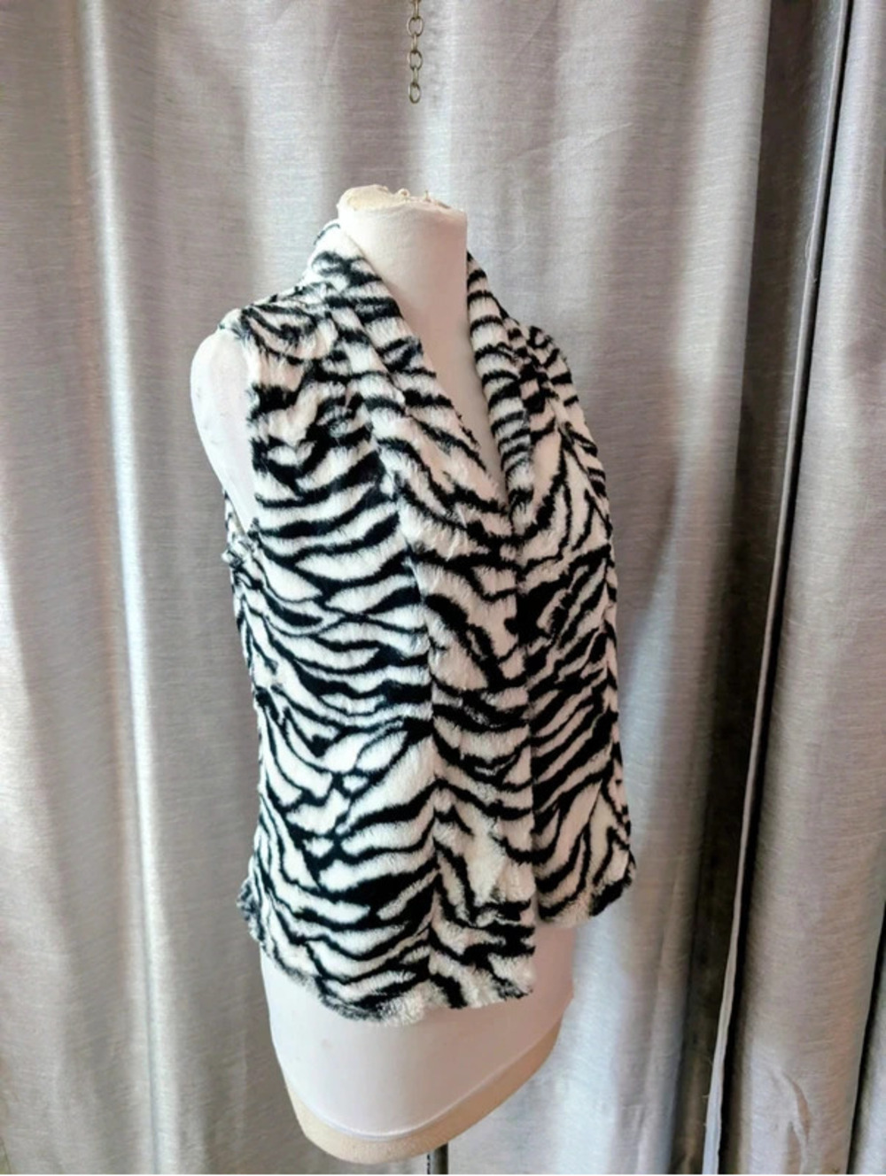 SOLD Vintage 00s Zebra Print Faux Fur Vest S/M
